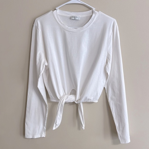 Aritzia Babaton Headline Long Sleeve Tie Front Off White T Shirt - Picture 1 of 6